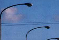 鳥類飛来防止装置付街路灯