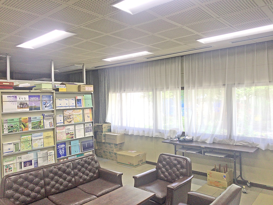 北海道千歳公民館様の会議室 LED照明交換