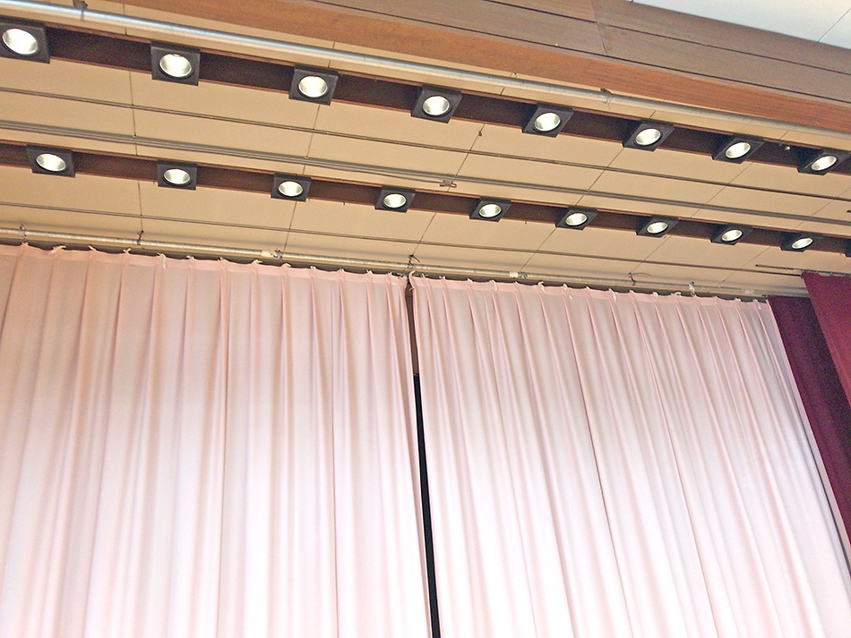北海道千歳公民館様 ステージ照明 LED交換