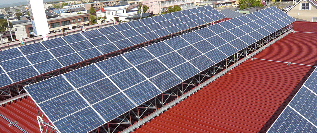 産業用太陽光発電を折半屋根に設置 北海道千歳市